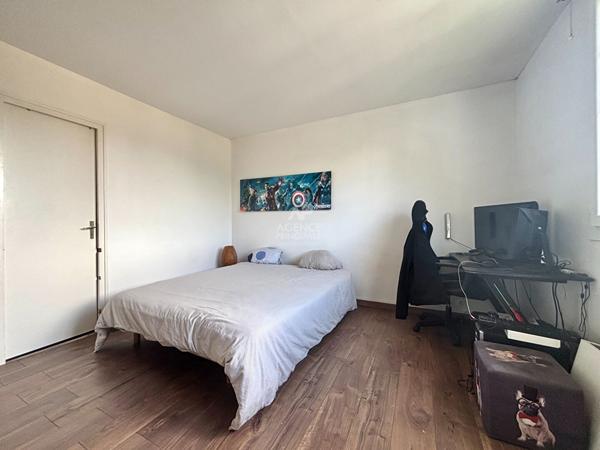 Appartement Pontoise 5 pièce(s) 104 m2 - Centre ville gare 273 000 € **  - Référence  11238
