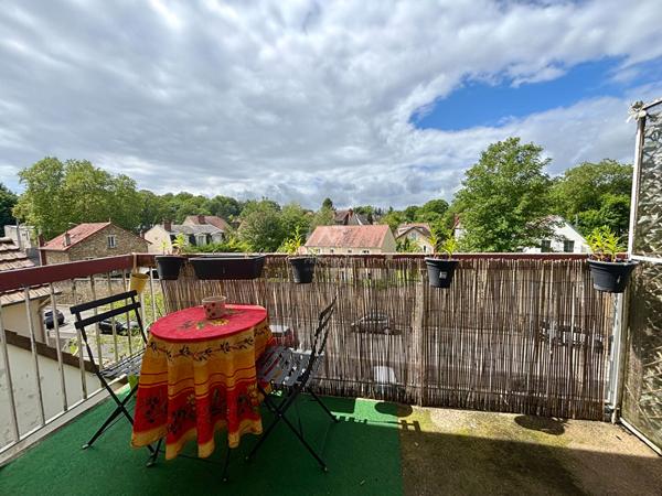 Appartement Pontoise 5 pièce(s) 104 m2 - Centre ville gare 273 000 € **  - Référence  11238