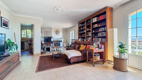 VILLA 4 pièces 125m² à MANDELIEU !