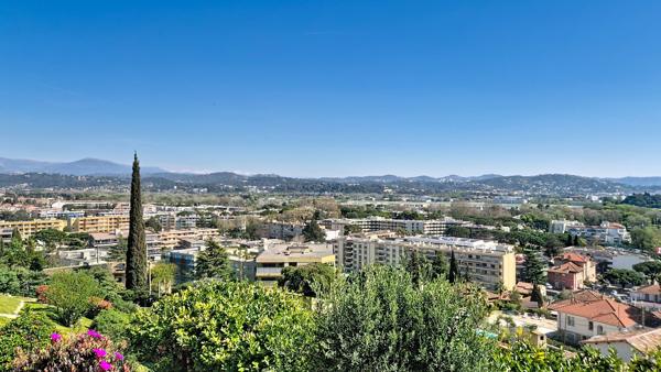 VILLA 4 pièces 125m² à MANDELIEU !