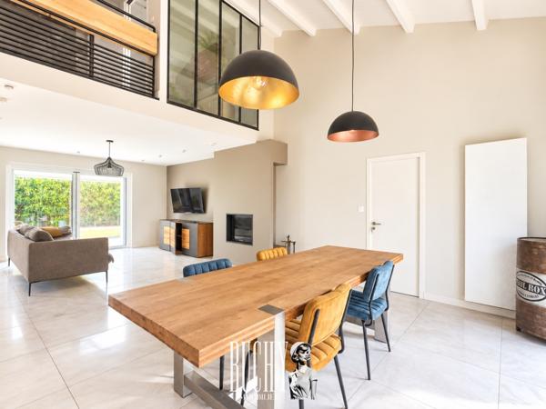 Maison 7 pièce(s) 5 chambre(s) 194 m²