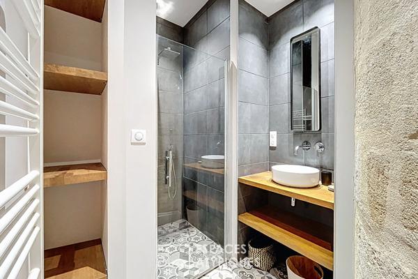 Appartement de caractère avec balcon au coeur du Triangle d’Or à Bordeaux