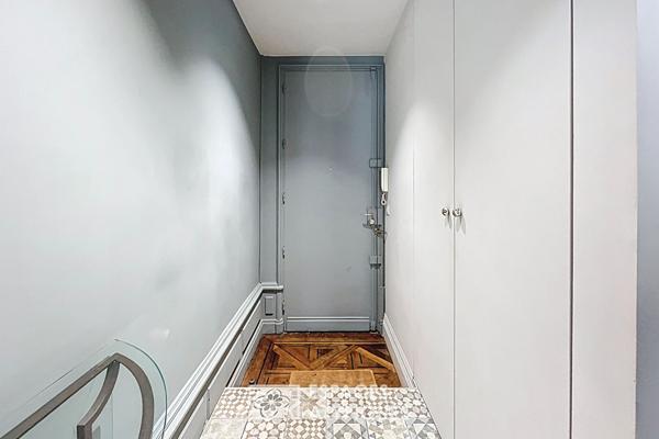 Appartement de caractère avec balcon au coeur du Triangle d’Or à Bordeaux