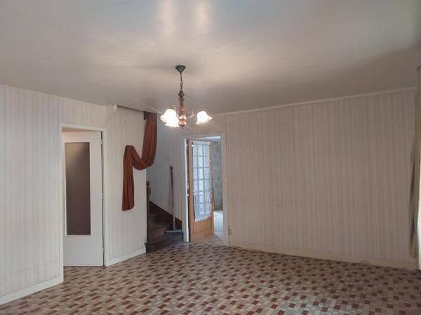 Maison à VIMARTIN SUR ORTHE, 53160 - 9 pièces 106m²