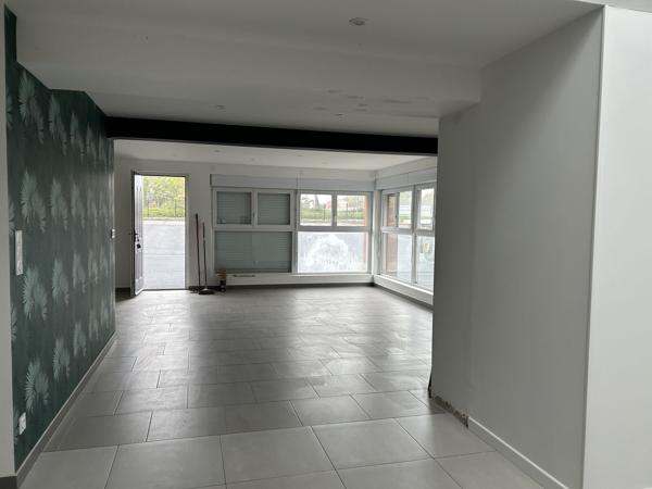 A LOUER - 191 M2 - BUREAUX - STOCKAGE - PONTCHATEAU