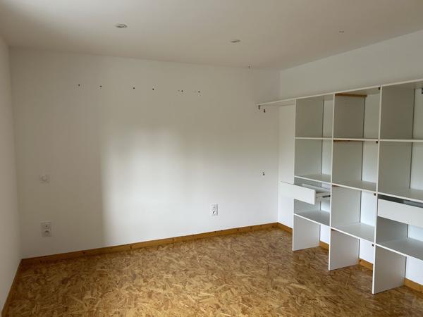 A LOUER - 191 M2 - BUREAUX - STOCKAGE - PONTCHATEAU