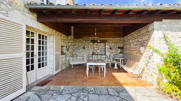 Maison 5 pièce(s) 4 chambre(s) 230 m²