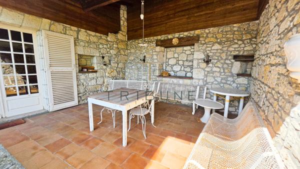 Maison 5 pièce(s) 4 chambre(s) 230 m²
