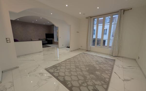 Maison à vendre    7 pièces • 209 m2 Évry