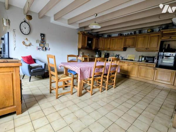 Maison de campagne avec dépendances  à SAINTE SUZANNE SUR VIRE à proximité de CONDE SUR VIRE