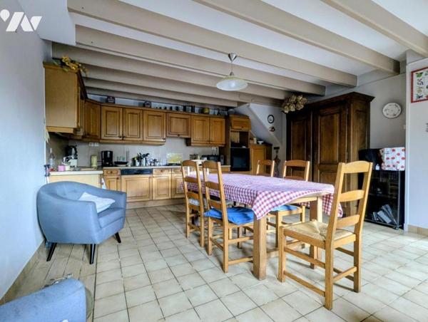 Maison de campagne avec dépendances  à SAINTE SUZANNE SUR VIRE à proximité de CONDE SUR VIRE