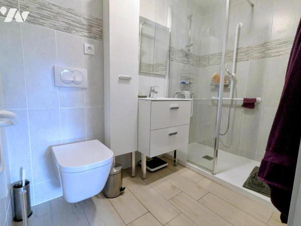 Maison de campagne avec dépendances  à SAINTE SUZANNE SUR VIRE à proximité de CONDE SUR VIRE