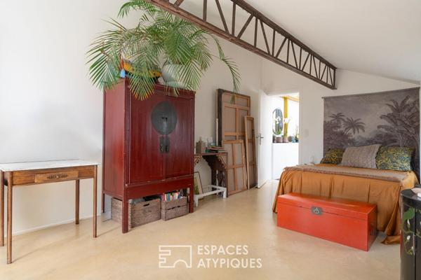 Loft avec piscine intérieure et appartements à usage mixte