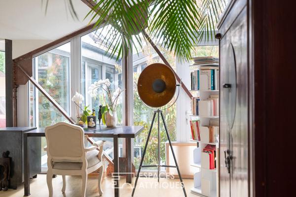 Loft avec piscine intérieure et appartements à usage mixte