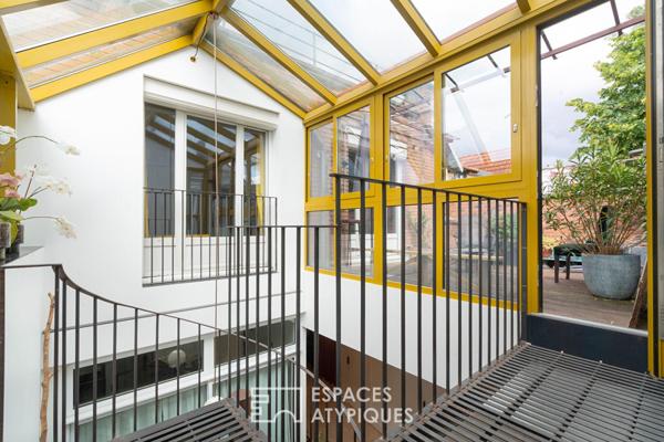 Loft avec piscine intérieure et appartements à usage mixte
