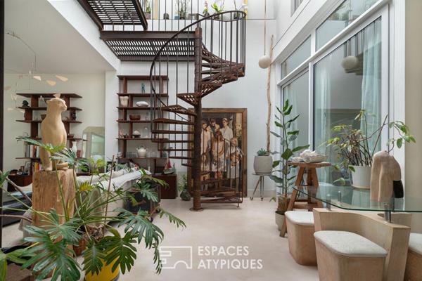 Loft avec piscine intérieure et appartements à usage mixte