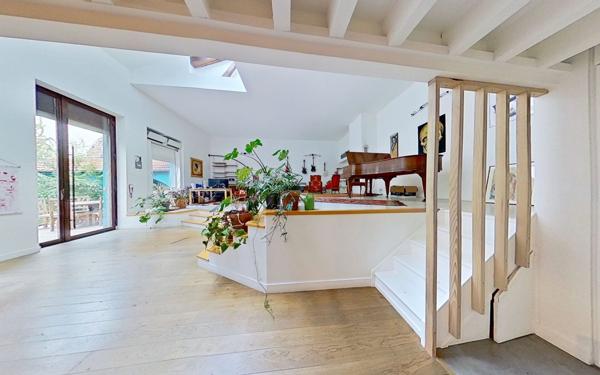 Maison à vendre    5 pièces • 200 m2 Lyon 9