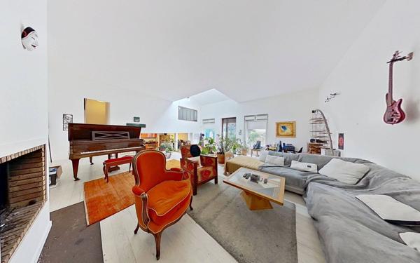 Maison à vendre    5 pièces • 200 m2 Lyon 9