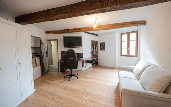 Appartement à vendre    1 pièce • 32,57 m2 Vence