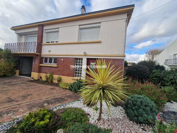 44980 SAINTE LUCE SUR LOIRE Maison Sainte Luce Sur Loire 6 pièce(s) 123 m2 ultra centre sur belle parcelle 640 m²