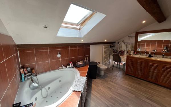 Maison à vendre    5 pièces •  Cassen