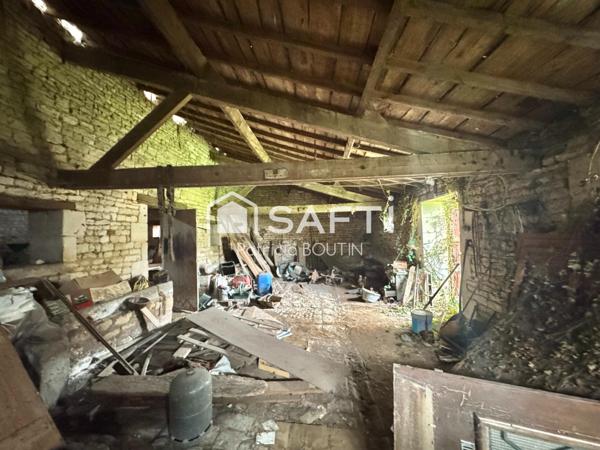 BÂTISSE EN PIERRE A RÉNOVER A NIORT ACCES SEVRE