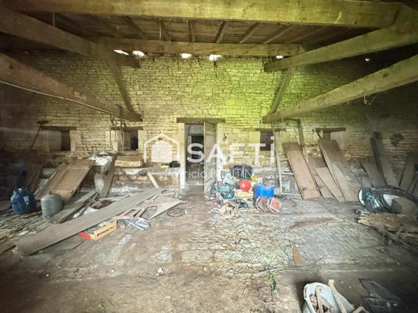 BÂTISSE EN PIERRE A RÉNOVER A NIORT ACCES SEVRE