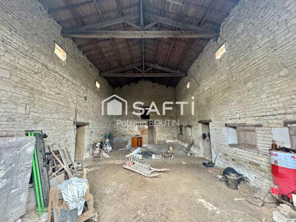 BÂTISSE EN PIERRE A RÉNOVER A NIORT ACCES SEVRE