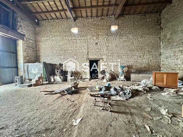 BÂTISSE EN PIERRE A RÉNOVER A NIORT ACCES SEVRE