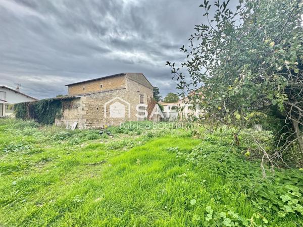 BÂTISSE EN PIERRE A RÉNOVER A NIORT ACCES SEVRE