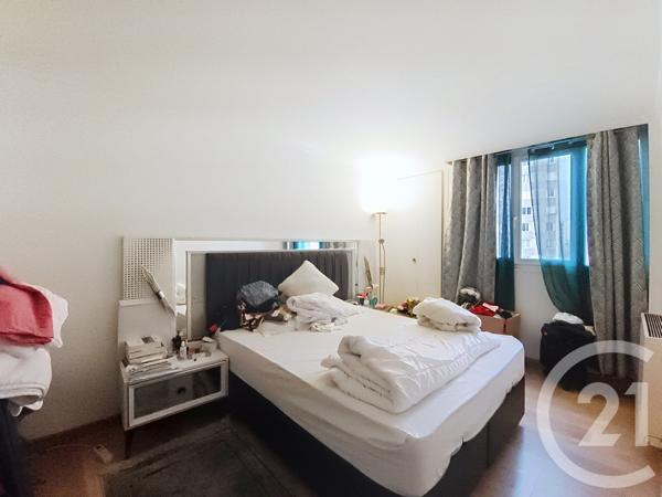 Appartement F4 à vendre  4 pièces - 88,04 m2 ST DENIS - 93