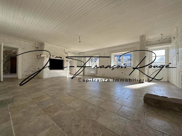 Agon-Coutainville, proche du havre et à deux kilomètres de la plage, maison en pierres de 160 m² !