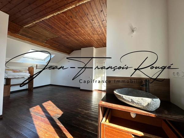 Agon-Coutainville, proche du havre et à deux kilomètres de la plage, maison en pierres de 160 m² !