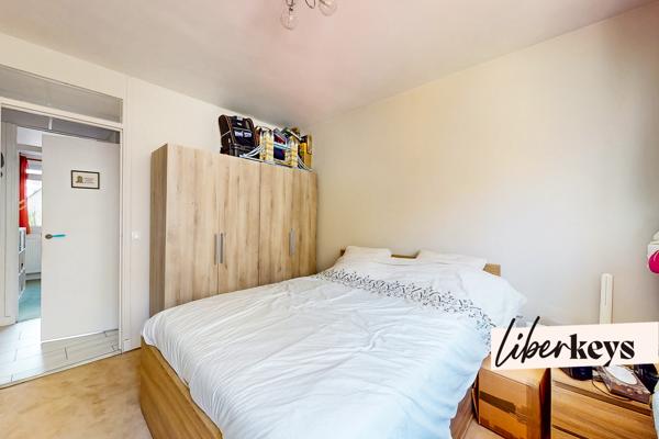 Courbevoie – Lumineux 4 pièces de 90 m² – 3 chambres et parking