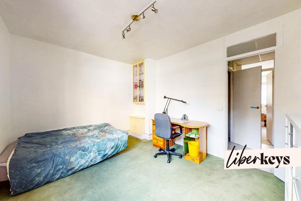 Courbevoie – Lumineux 4 pièces de 90 m² – 3 chambres et parking