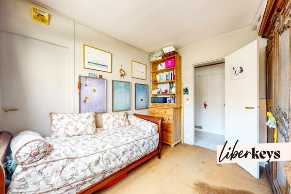 Courbevoie – Lumineux 4 pièces de 90 m² – 3 chambres et parking