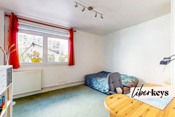 Courbevoie – Lumineux 4 pièces de 90 m² – 3 chambres et parking