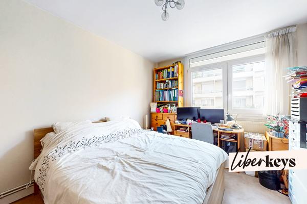Courbevoie – Lumineux 4 pièces de 90 m² – 3 chambres et parking