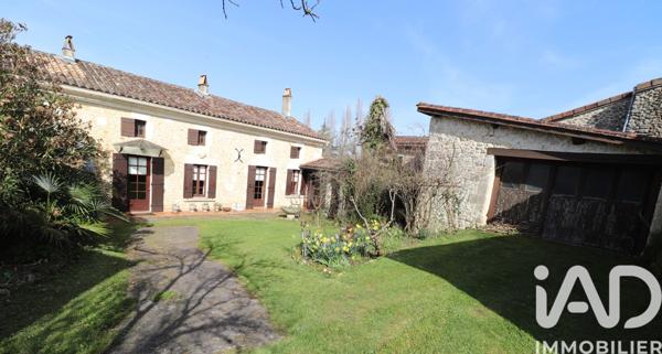 Maison à vendre 8 pièces 137 m² Montguyon