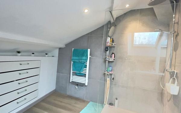 Maison à vendre    4 pièces •  La Ville-du-Bois
