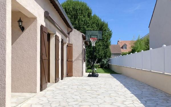 Maison à vendre    4 pièces •  La Ville-du-Bois