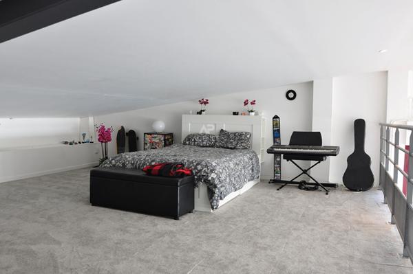 Maison Le Mesnil Le Roi €948 000 ** - Référence 10554