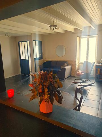 Maison de ville 5 chambres – 132 m² – 6 pièces-Tout à pied à BarbezieuxBARBEZIEUX SAINT HILAIRE (16)