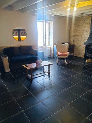 Maison de ville 5 chambres – 132 m² – 6 pièces-Tout à pied à BarbezieuxBARBEZIEUX SAINT HILAIRE (16)