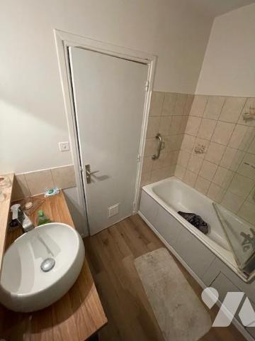 ARMENTIERES IDEALEMENT SITUE T4 CAVE ET PARKING