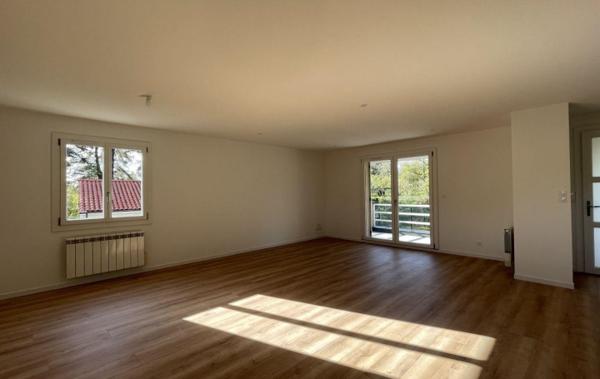 Vente Villa Sect. recherché - 2 niveaux de 90 m2 rénové(e) Orleat