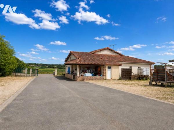 PROPRIETE EQUESTRE ENTRE POITIERS ET CHATELLERAULT
