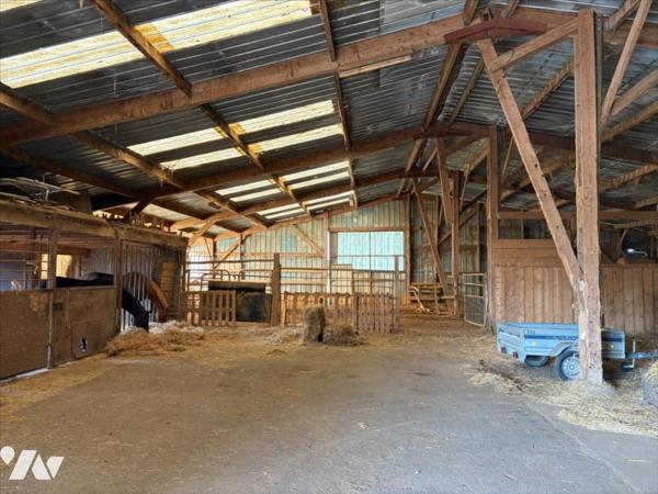 PROPRIETE EQUESTRE ENTRE POITIERS ET CHATELLERAULT