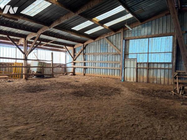 PROPRIETE EQUESTRE ENTRE POITIERS ET CHATELLERAULT