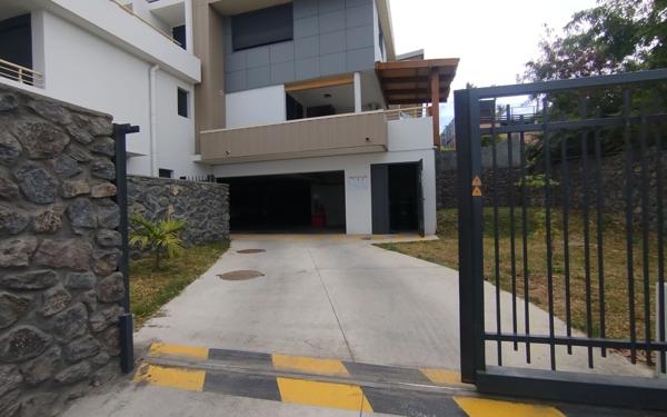 Appartement à louer    4 pièces •  Saint-Paul